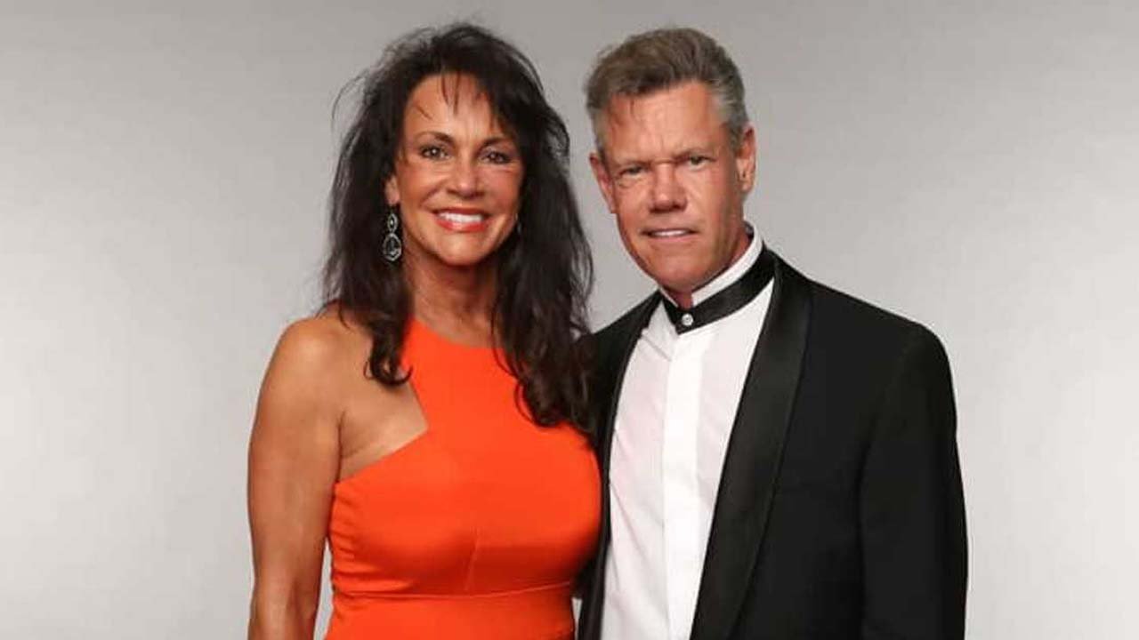 How Mary and Randy Travis Met